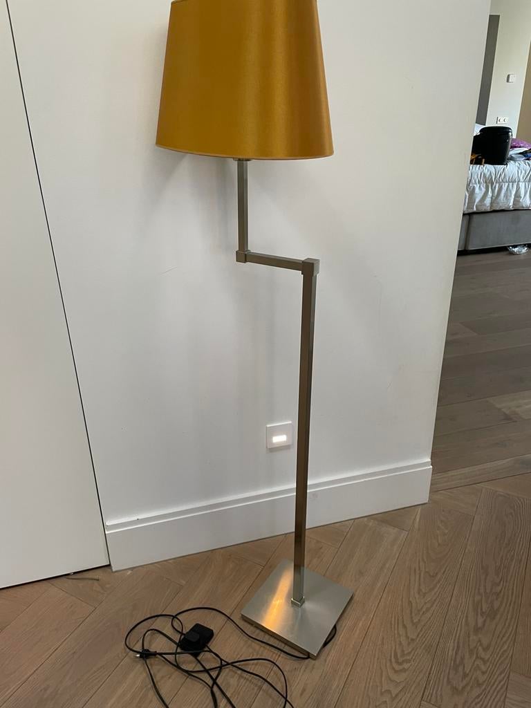 Vloerlamp Santa&Cole Americana draaibaar arm, Huis en Inrichting, Lampen | Vloerlampen, Ophalen of Verzenden, Zo goed als nieuw