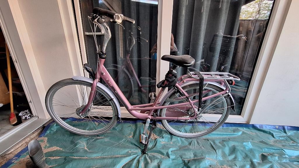 Batavus Mambo damesfiets glans roze, Fietsen en Brommers, Fietsen | Dames | Damesfietsen, Ophalen, Gebruikt, Versnellingen, Batavus