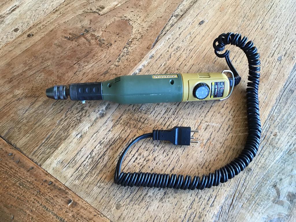 T.e.a.b. Proxxon Dremel, adapter, houder (mits redelijk bod), Ophalen, Zo goed als nieuw