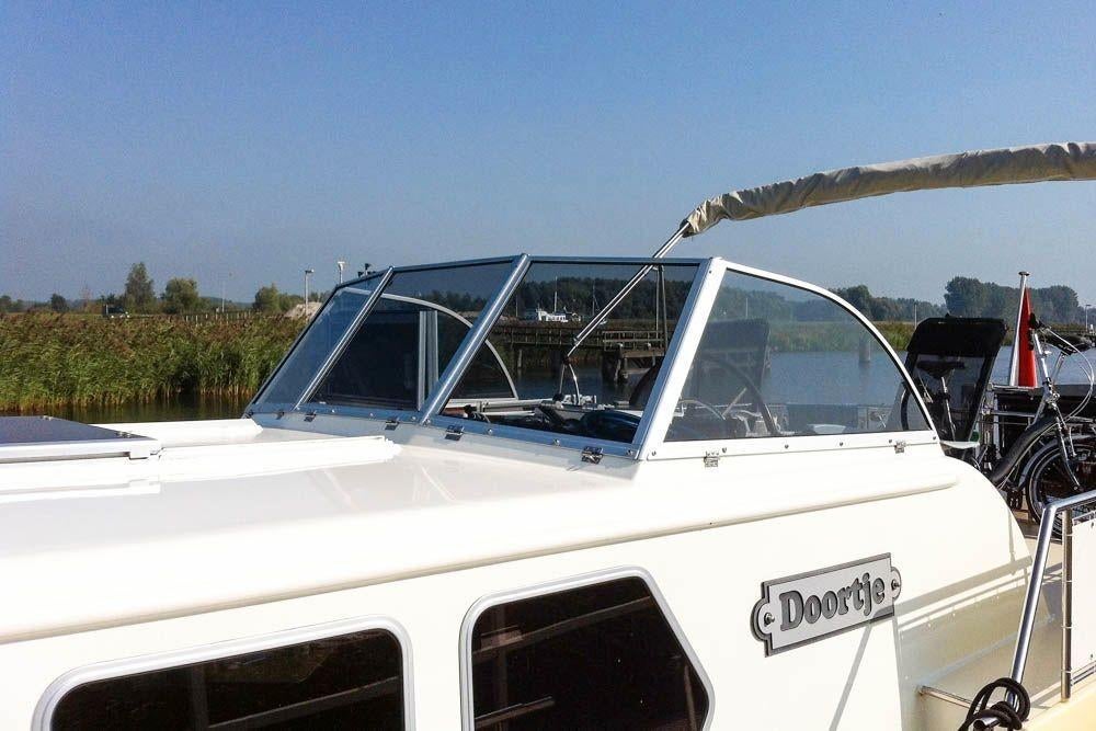 Gezocht: windscherm voor kruiser 320cm breed, Watersport en Boten, Ophalen of Verzenden