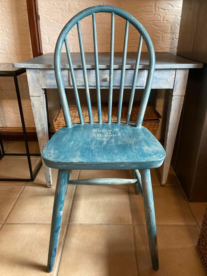Brocante stoel Annie Sloan Blue, Huis en Inrichting, Stoelen, Gebruikt, Eén, Hout, Blauw, Ophalen