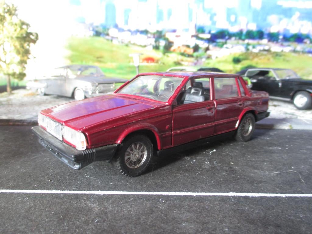 1/25 Volvo 760 GLE - Polistil 740 rood, Ophalen of Verzenden, Gebruikt, Overige merken