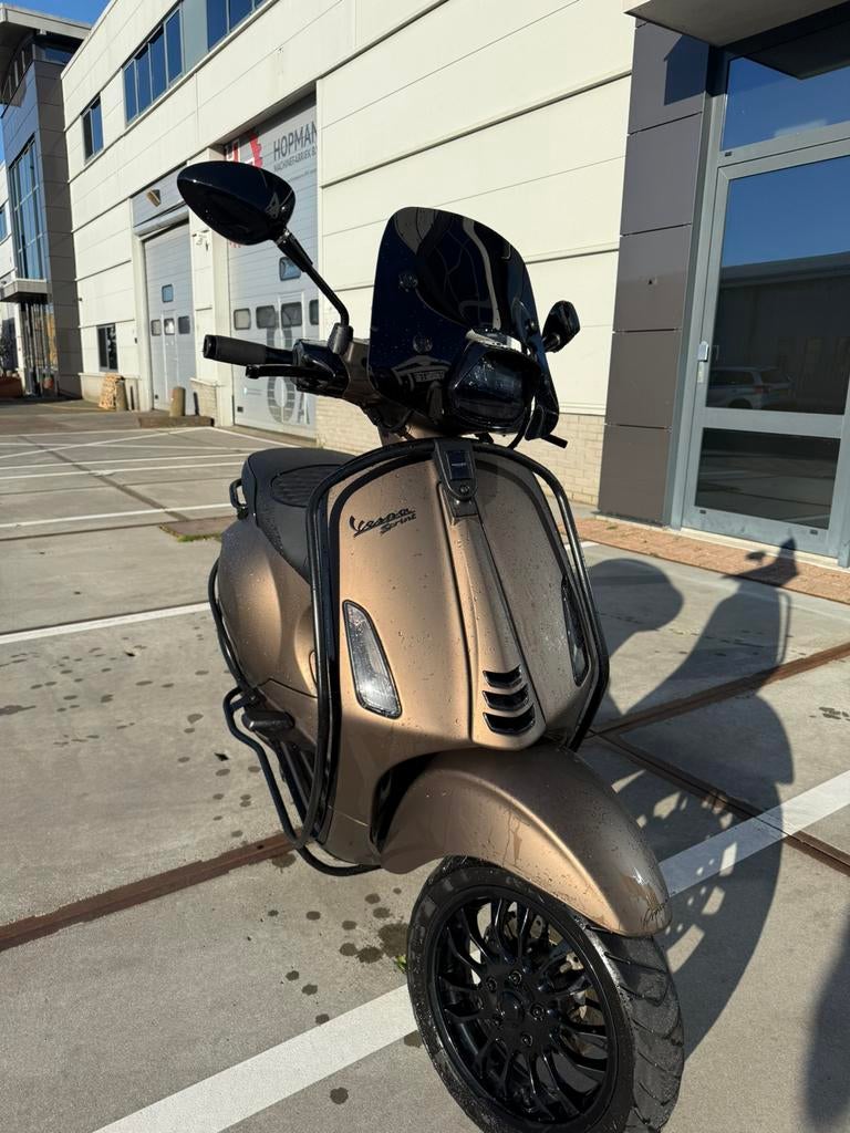 Vespa Sprint 2023 Full option, Fietsen en Brommers, Scooters | Vespa, Ophalen of Verzenden, Zo goed als nieuw, Benzine