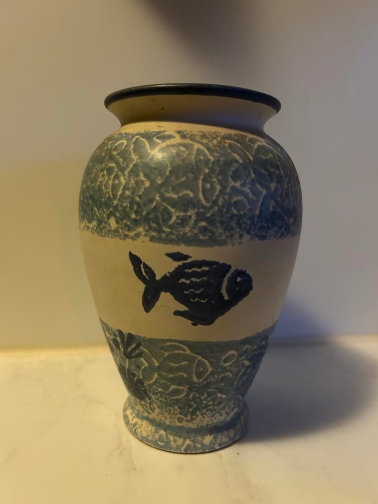 Antieke vaas met uniek vispatroon - Handgemaakt keramiek, Antiek en Kunst, Antiek | Vazen, Ophalen of Verzenden