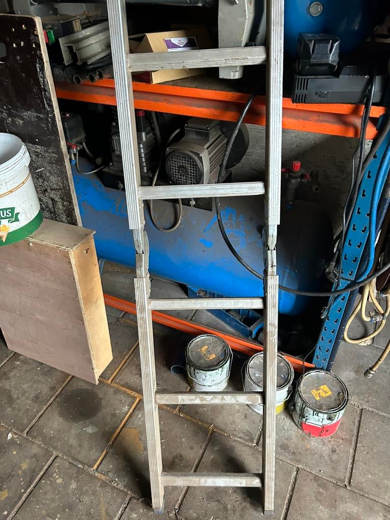 Korte knik ladder ., Ophalen, Zo goed als nieuw, 4 meter of meer