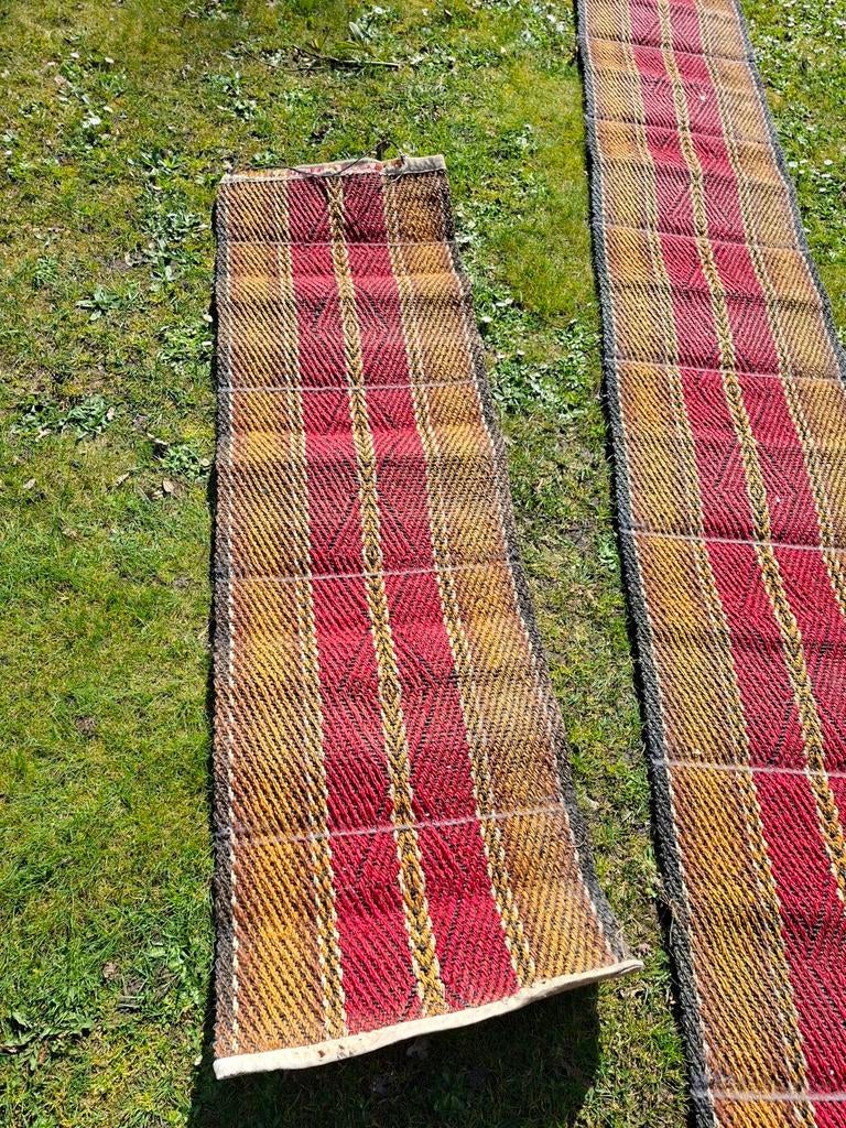 Antieke sfeervolle  kokos traploper, Ophalen, Gebruikt