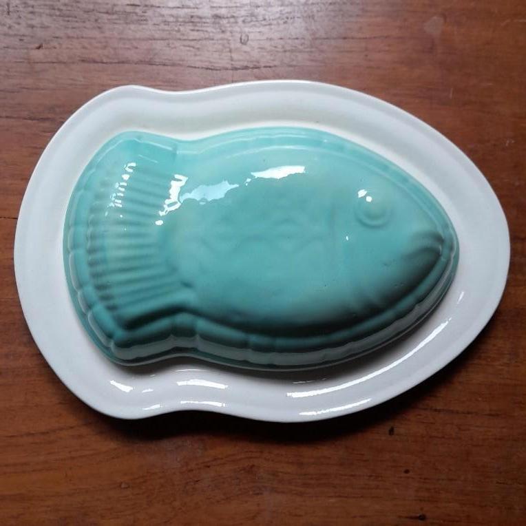 Puddingvorm vis (groen) met schotel (crème), Ophalen of Verzenden, Gebruikt