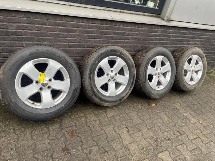 Sportvelgenset + winterbanden van een Jeep Grand Cherokee, Auto-onderdelen, Banden en Velgen, Personenwagen, Gebruikt, 3 maanden garantie