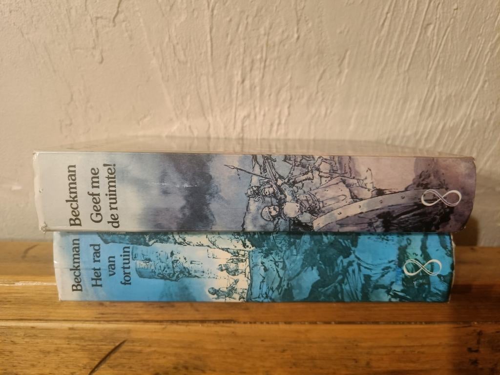 Deel 1 en 3 van de serie: De honderd jarige oorlog., Boeken, Ophalen of Verzenden, Gelezen