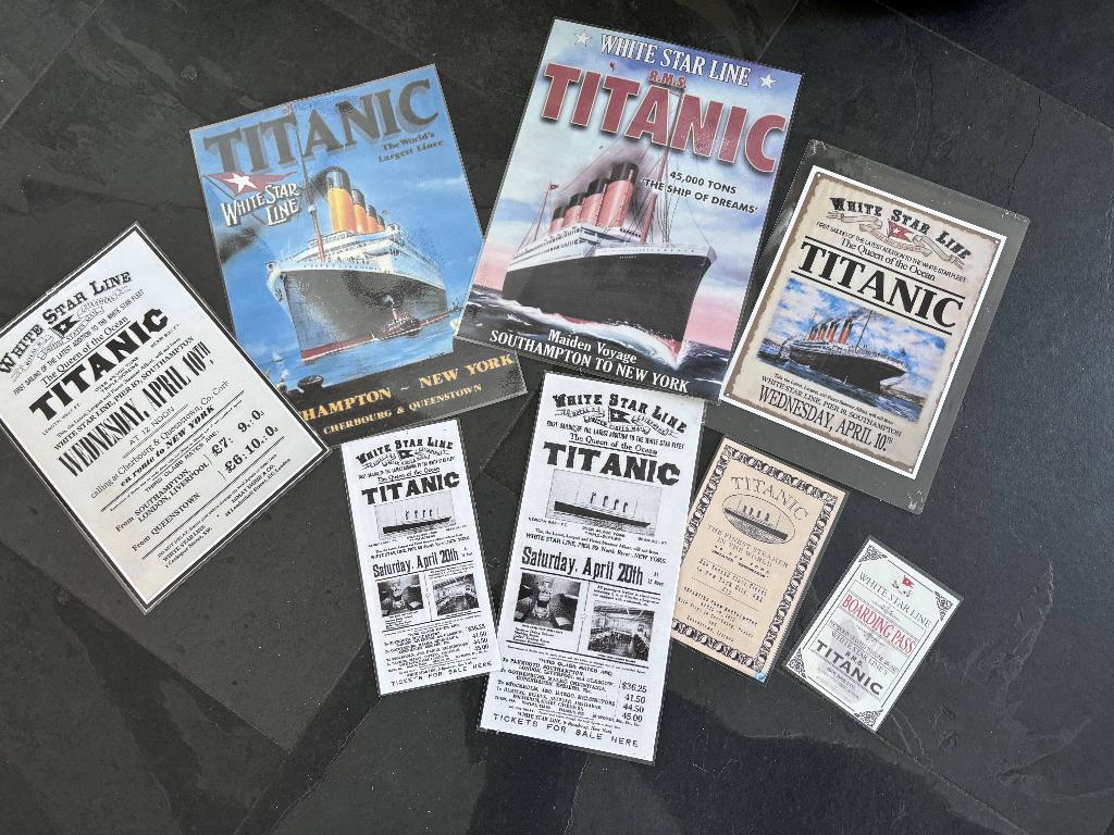 Atributen Titanic straatversiering, Hobby en Vrije tijd, Feestartikelen, Zo goed als nieuw, Feestartikel, Overige, Ophalen of Verzenden