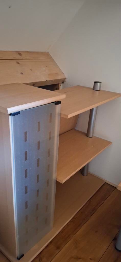 Houten kast met glazen deur en open schappen, Ophalen