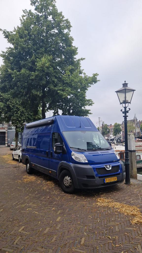 Zeer complete Peugeot Boxer  off grid camper, Caravans en Kamperen, Campers, Overige merken, Buscamper of Camperbus, Fiat, Koelkast