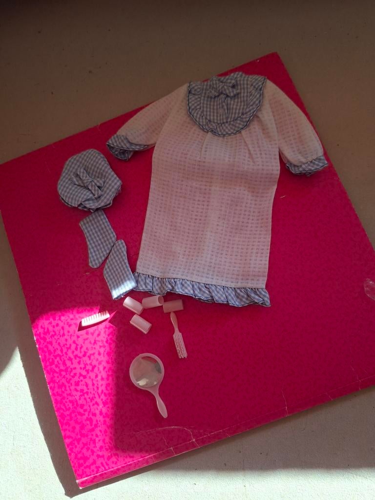 Barbie doll francie set tuckered out 1966 mattel toys speelg, Verzenden, Zo goed als nieuw, Kleertjes