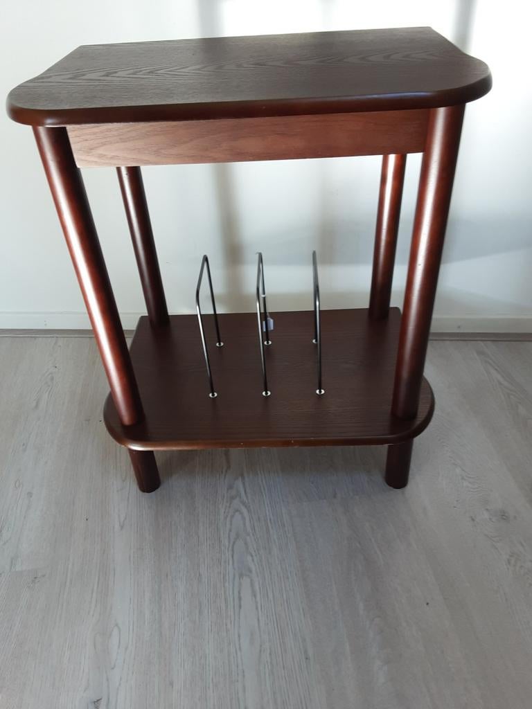 Retro tafeltje lectuurtafel, Ophalen