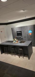 Showroomkeuken, Bora afzuiging en vaatwasser op hoogte!, Huis en Inrichting, Ophalen, Nieuw, Kunststof, Met kookeiland