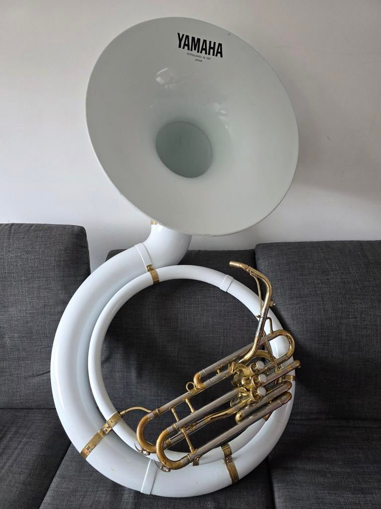 Yamaha YSH301 Sousaphone - Wit, Goede Staat, Muziek en Instrumenten, Blaasinstrumenten | Tuba's, Ophalen of Verzenden, Gebruikt