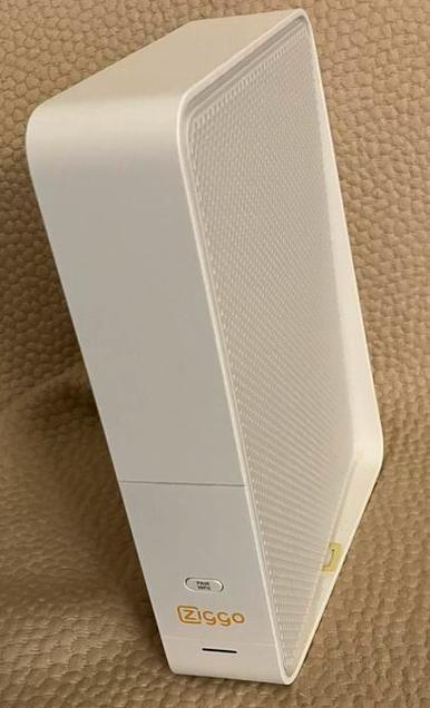 Ziggo Router, Computers en Software, Routers en Modems, Zo goed als nieuw, Router met modem, Ophalen of Verzenden