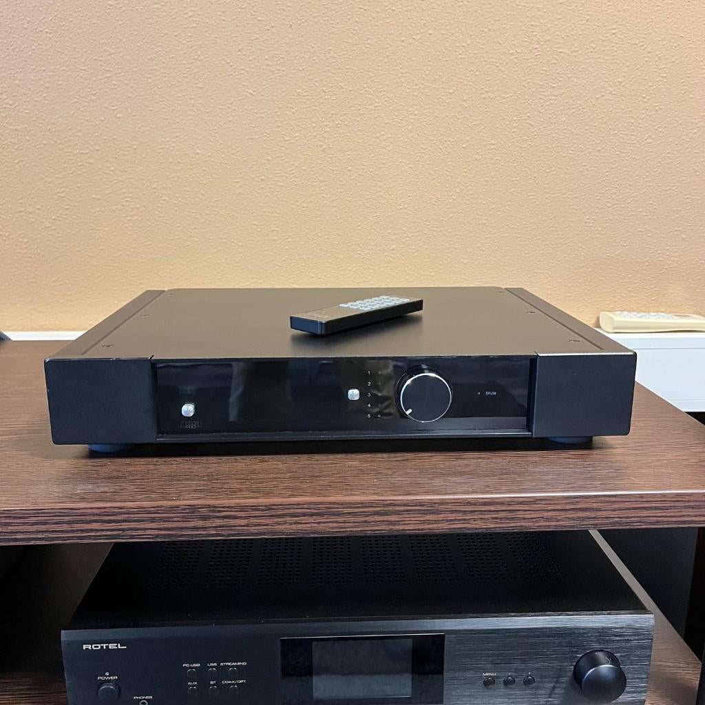 Rega Elex-R versterker kleur zwart occassion, Audio, Tv en Foto, Versterkers en Receivers, Overige merken, Gebruikt, -, -
