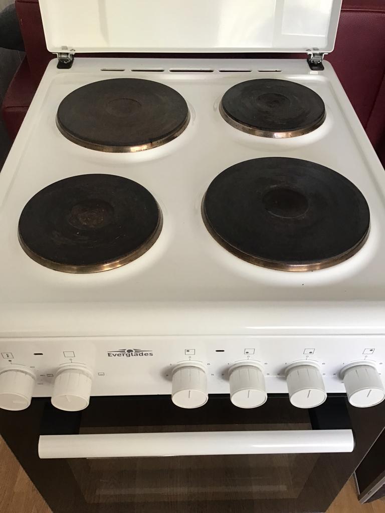 Everglades electrische fornuis EVCK037, Ophalen, 4 kookzones, Vrijstaand, 85 tot 90 cm