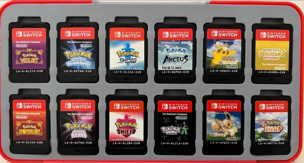 Pokémon verzameling van alle 14 spellen voor Nintendo Switch, Spelcomputers en Games, Games | Nintendo Switch, Online, 1 speler