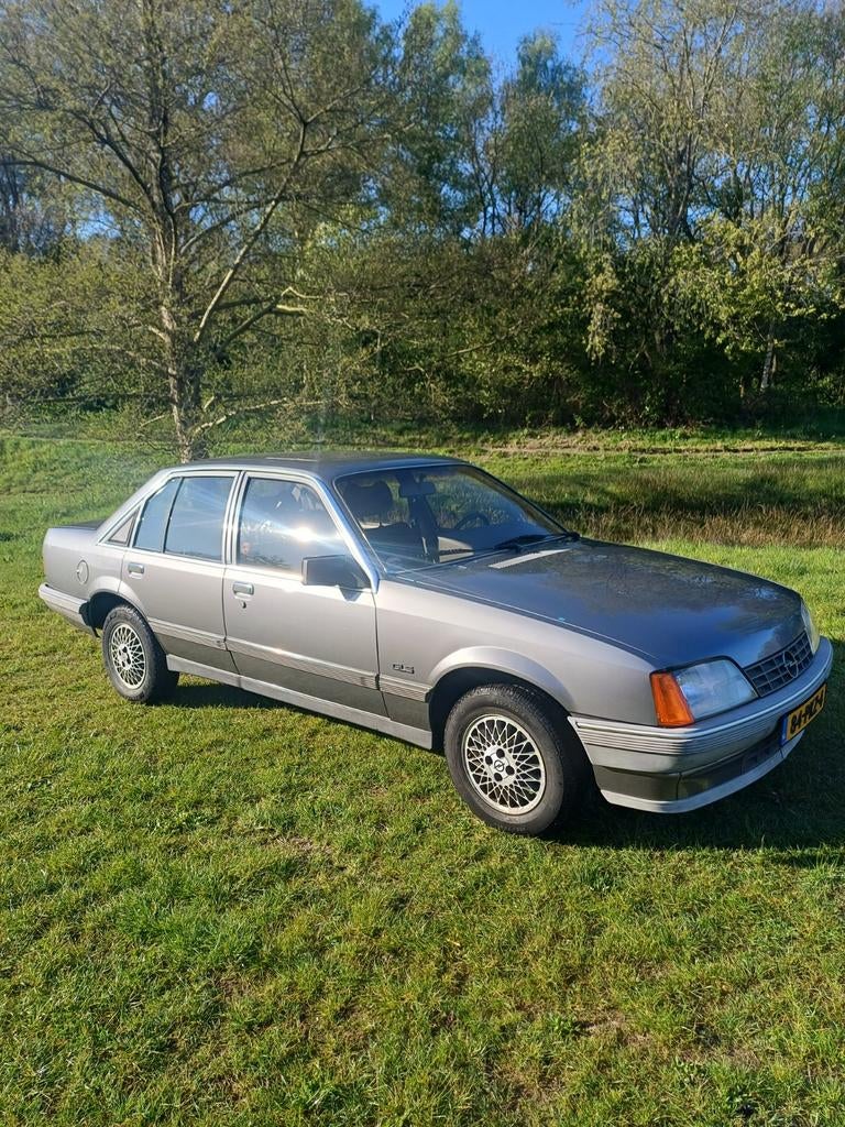 Opel rekord 2.2 automaat gls uitvoering  1986, Automaat, Zwart, Bedrijf, Opel