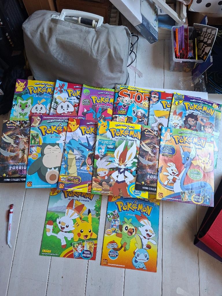 Pokemon magazine boekjes tijdschriften 14 stuks, Ophalen of Verzenden, Zo goed als nieuw