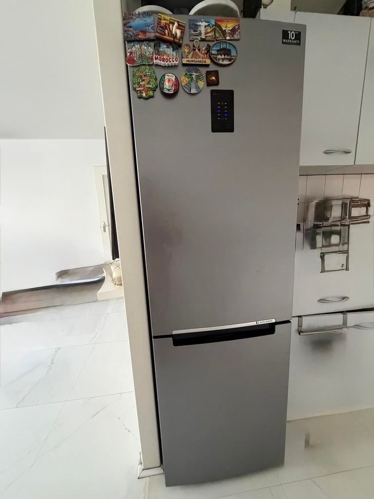 Samsung koel-vriescombinatie met digitaal display, Witgoed en Apparatuur, Koelkasten en IJskasten, Ophalen, Gebruikt, 200 liter of meer