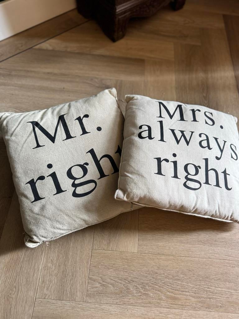 Kussen set Mr. Right & Mrs. Always Right, Huis en Inrichting, Ophalen of Verzenden, Zo goed als nieuw, Beige, Vierkant