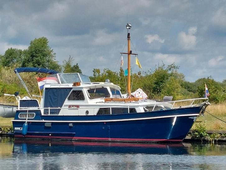 Crown Kruiser 885 AK, Watersport en Boten, Motorboten en Motorjachten, Gebruikt, Staal, 9 tot 12 meter, Diesel, Binnenboordmotor