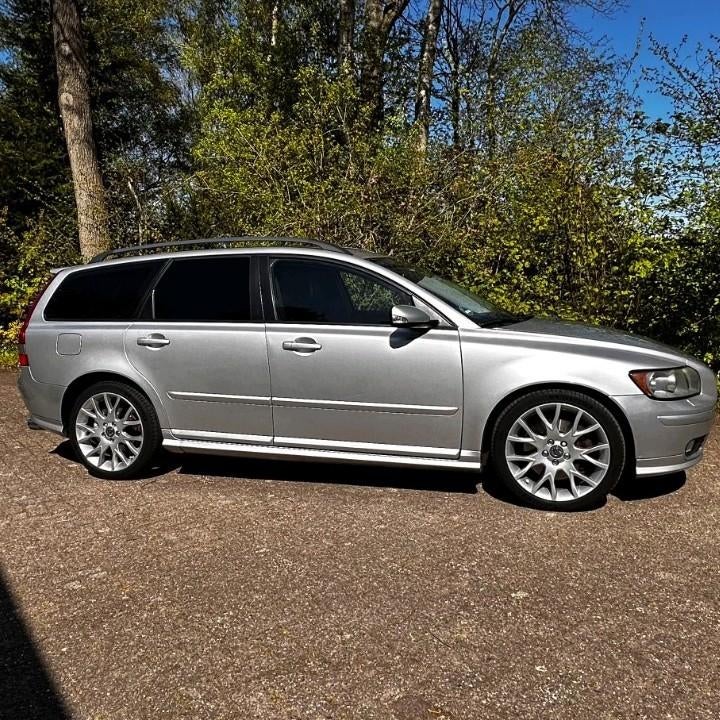 Volvo V50 2.5 T5 2004 Grijs, Auto's, Voorwielaandrijving, Zwart, 700 kg, 2521 cc