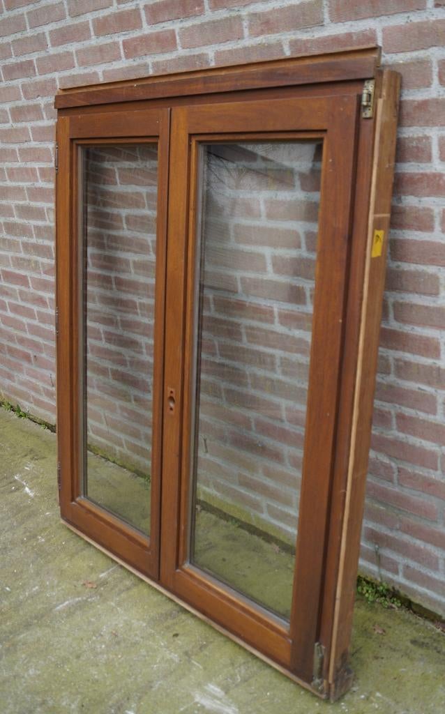 Hardhouten Afzelia draai kiep raam dubbel glas 109x130, Ophalen, Gevelraam of Ruit, Gebruikt, 80 tot 120 cm
