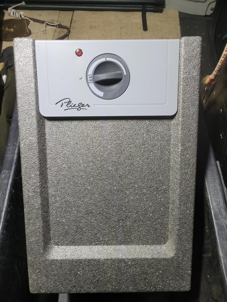 Plieger boiler 10 liter, Doe-het-zelf en Verbouw, Geisers en Boilers, Minder dan 20 liter, Boiler, Ophalen of Verzenden, Minder dan 3 jaar oud