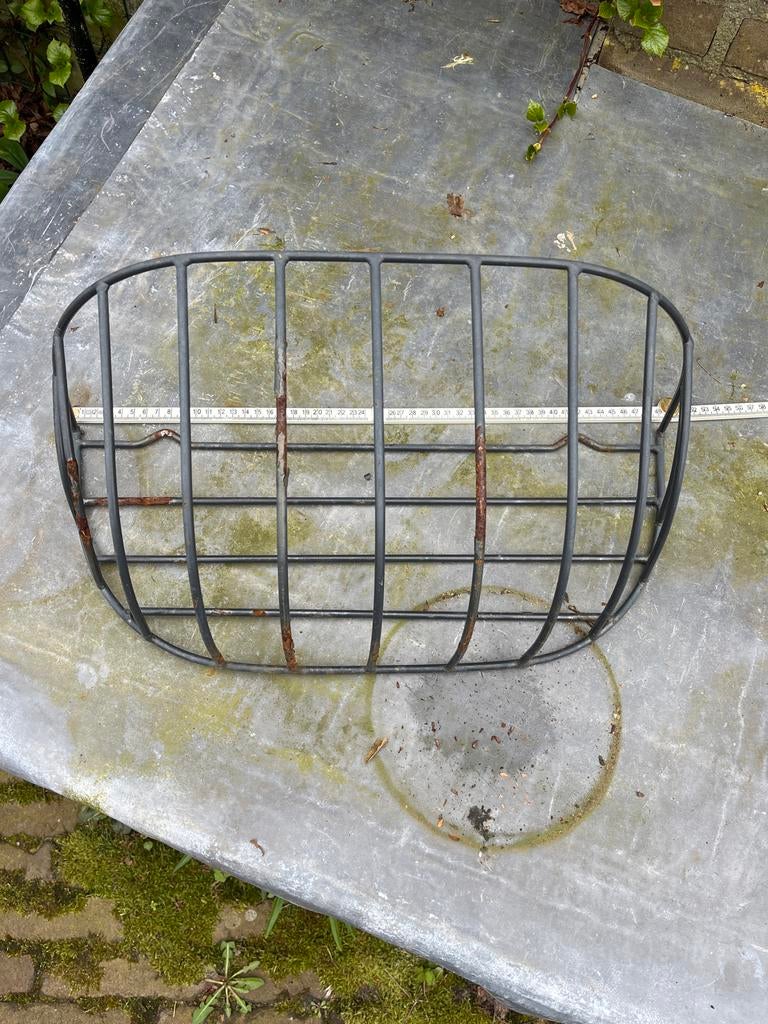 Metalen wandmand/ hanging basket., Huis en Inrichting, Woonaccessoires | Schalen en Manden, Overige materialen, Gebruikt, Mand