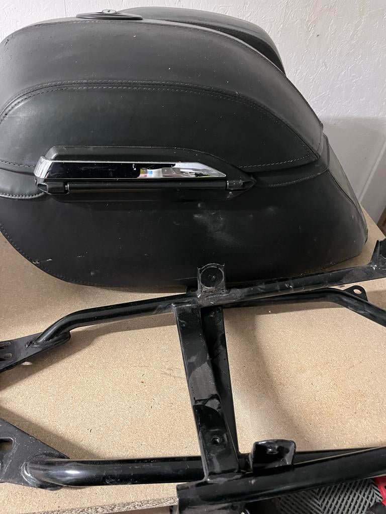 Zwarte leren koffers met beugels yamaha xvs, Motoren, Ophalen, Gebruikt