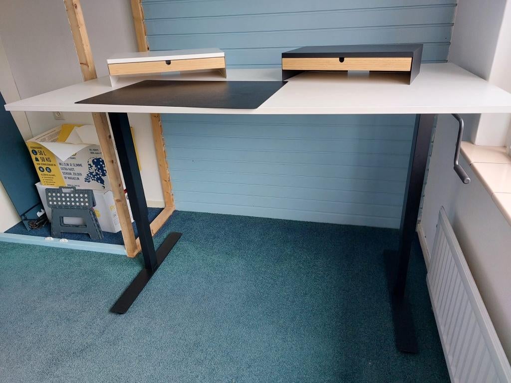 IKEA zit/sta-bureau TROTTEN 160 x 80 cm met accesoires, Ophalen, Zit-sta bureau, In hoogte verstelbaar, Zo goed als nieuw