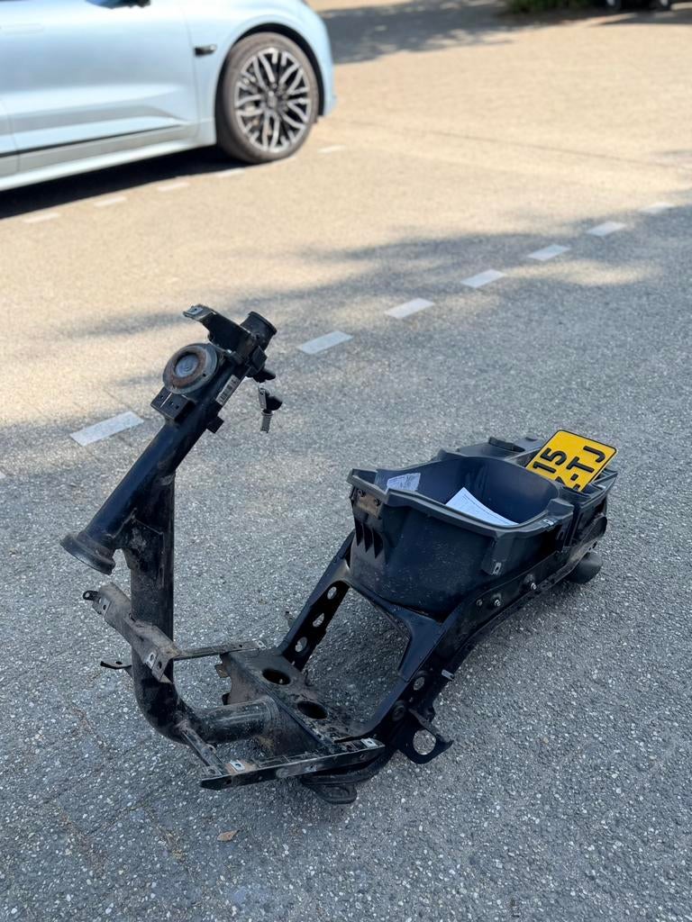 Piaggio Zip 125cc 2t A1 frame chassis scooter, Ophalen, Piaggio, Frame, VL Custom Scooters