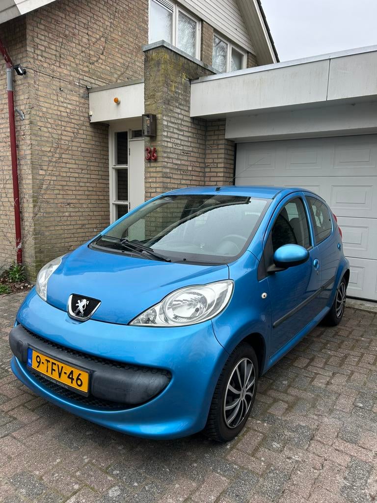Peugeot 107 1.0 | Nieuwe wieldoppen | Blauw | 5 deurs |, Auto's, Voorwielaandrijving, 68 pk, Handgeschakeld, Particulier