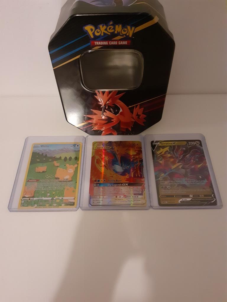 Oude Pokémon kaarten + bewaardoos - Moltres, Zapdos, Artic, Ophalen of Verzenden, Zo goed als nieuw, Meerdere kaarten