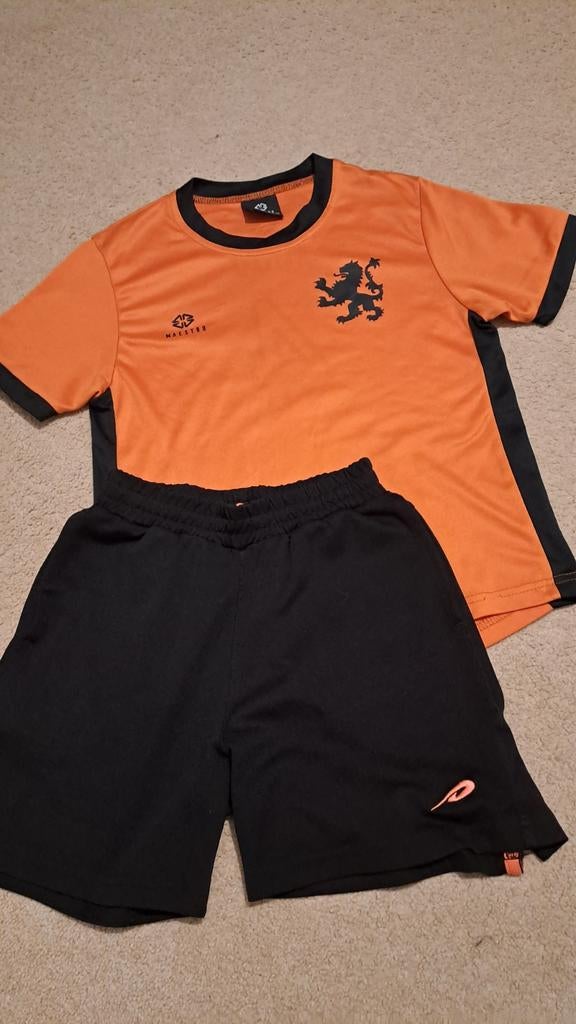 Oranje shirt, voetbal tenue 134 -140 RENZO, Sport en Fitness, Voetbal, Maat XS of kleiner, Ophalen, Shirt