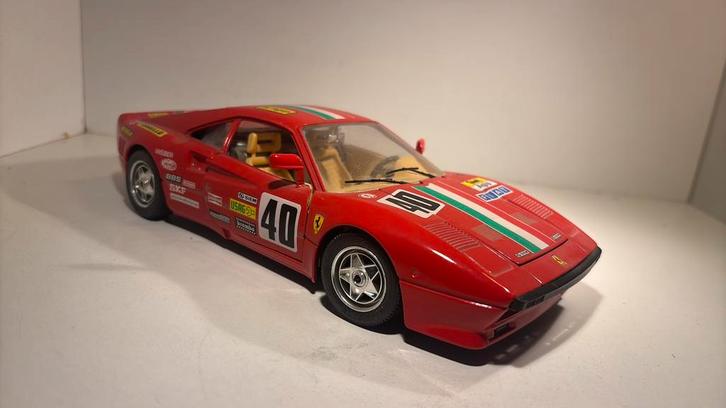 Ferrari 288 gto bburago 1.18, Hobby en Vrije tijd, Modelauto's | 1:18, Zo goed als nieuw, Bburago, Ophalen of Verzenden