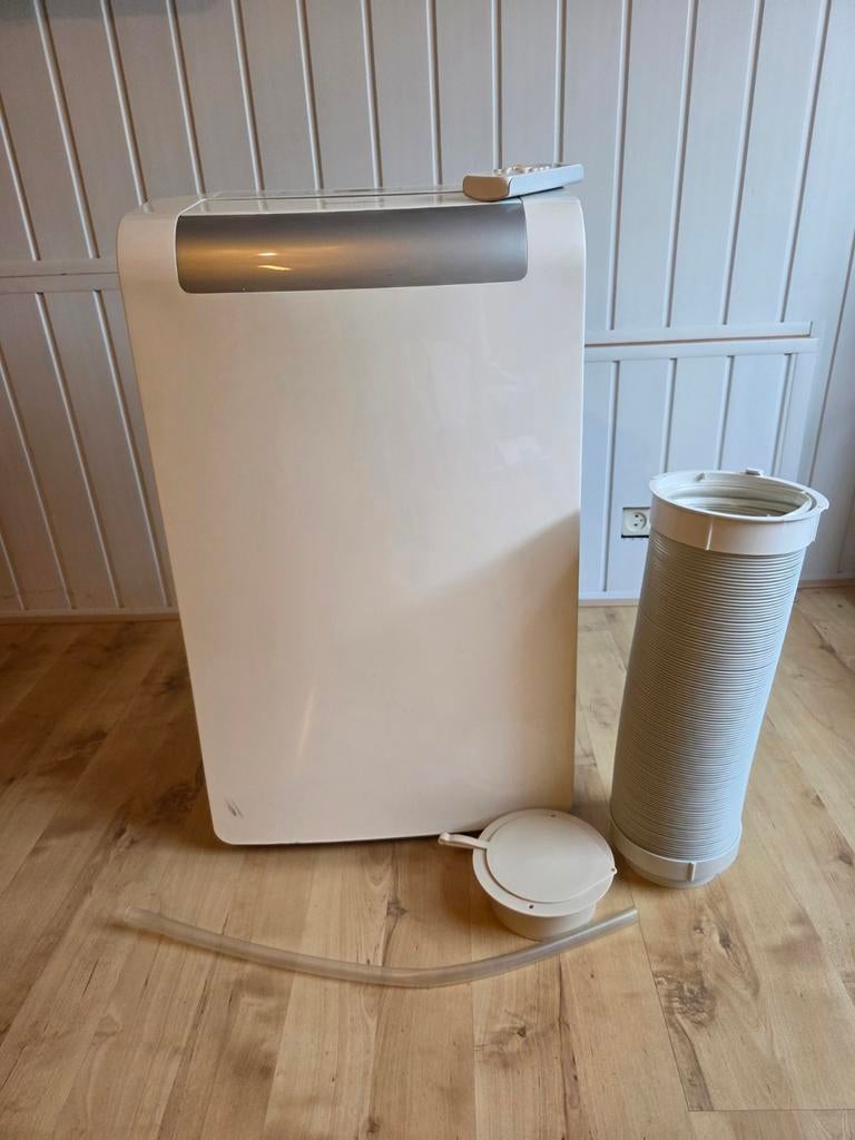 Mobiele airco Comfee met toebehoren - 75x35 cm, Witgoed en Apparatuur, Airco's, Ophalen, Gebruikt, Mobiele airco
