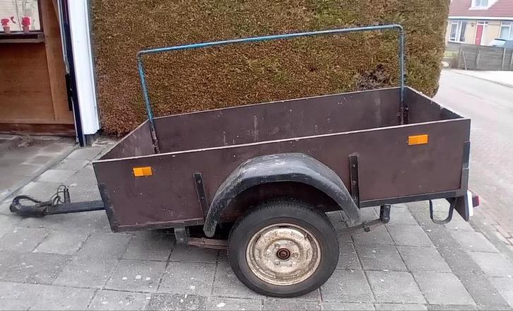 Degelijke aanhanger met bladveren - Goed onderhouden, Auto diversen, Aanhangers en Bagagewagens, Gebruikt, Ophalen