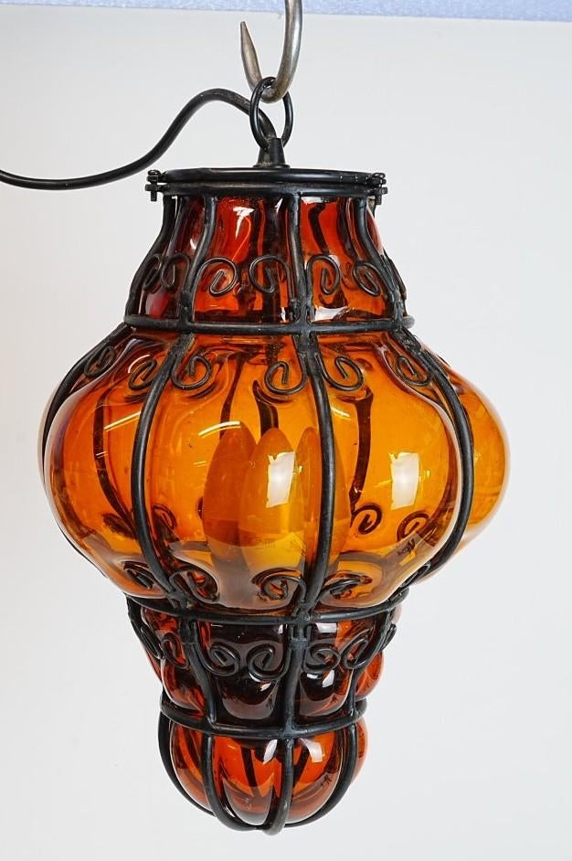 Vintage Venetiaanse hanglamp - Amber Glas & Metaal, Huis en Inrichting, Lampen | Hanglampen, Ophalen, Gebruikt, 50 tot 75 cm, Glas