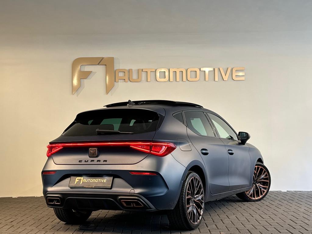 Cupra Leon 1.4 e-Hybrid VZ Copper Edition Pano|Keyless|Sfeer, Auto's, Cupra, 77 km/l, Gebruikt, 4 cilinders, Hybride Elektrisch/Benzine