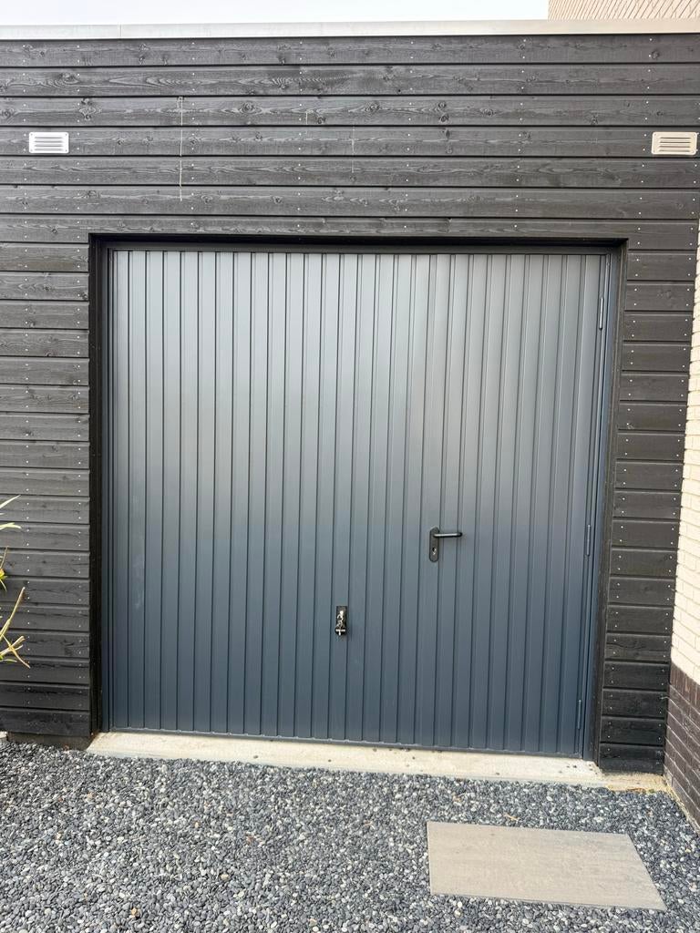 Kanteldeur 2375x2375 RAL 7016 met loopdeur, z.g.a.n., Ophalen, Garagedeur, Zo goed als nieuw, Metaal