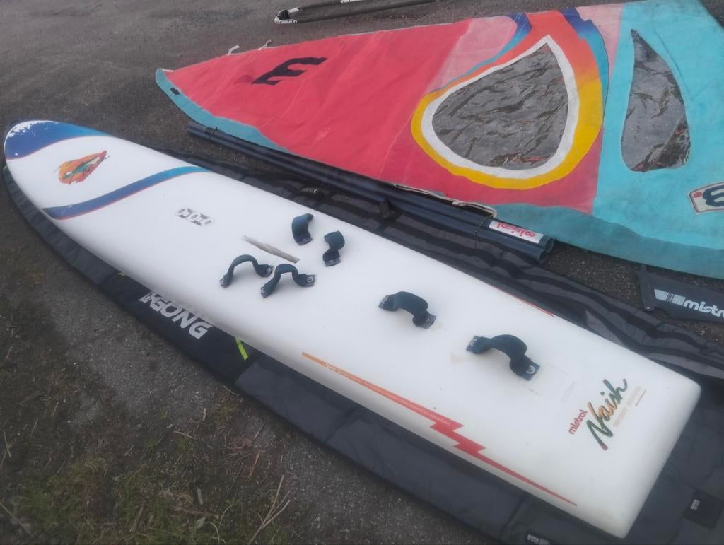 Mistral Naish, evt met tuigage (carbon mast, moderne giek), Ophalen of Verzenden