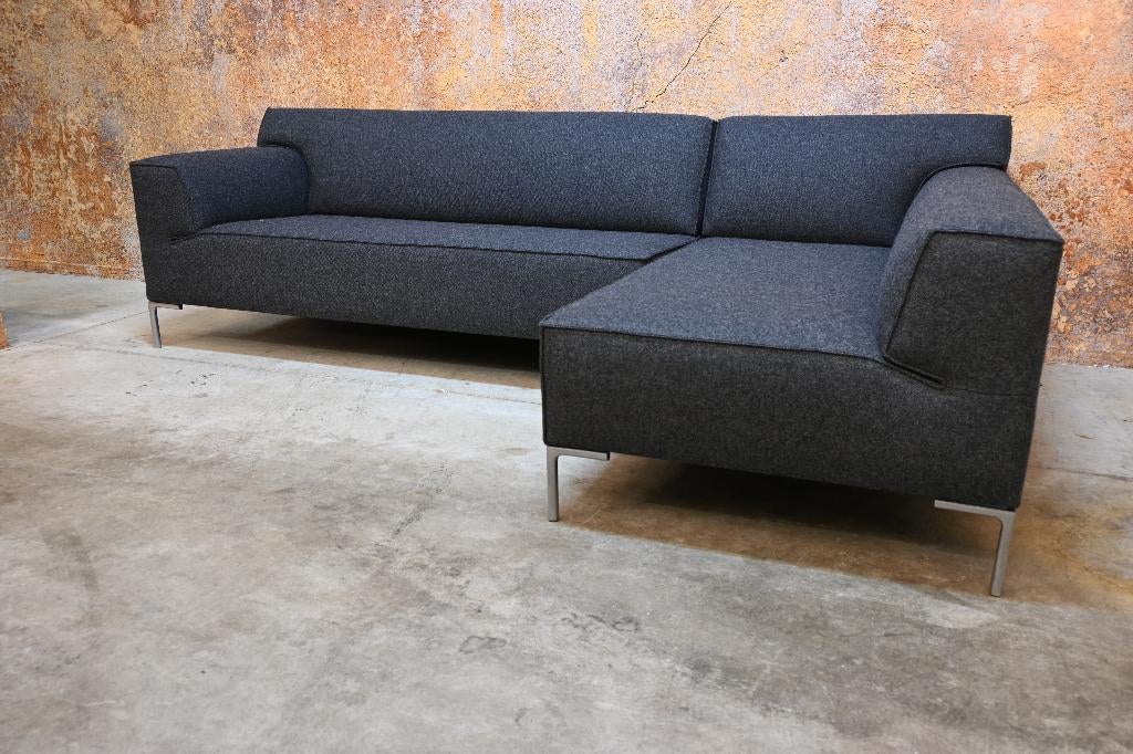 NIEUWbeklede Design on Stock Bloq hoekbank in Amdalstof, 250 tot 300 cm, Design on Stock, Hoekbank, Ophalen of Verzenden