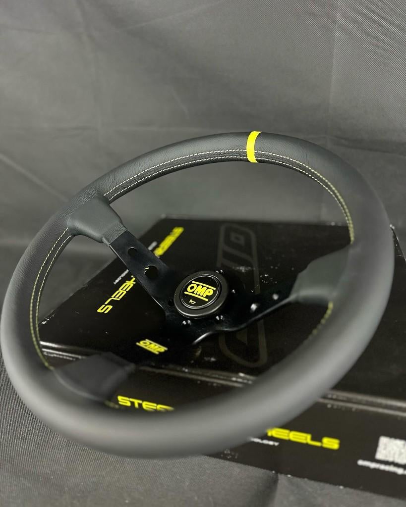 OMP Corsica Liscio 350mm Sportstuur stuur Racestuur leder, Auto diversen, Tuning en Styling, Ophalen of Verzenden