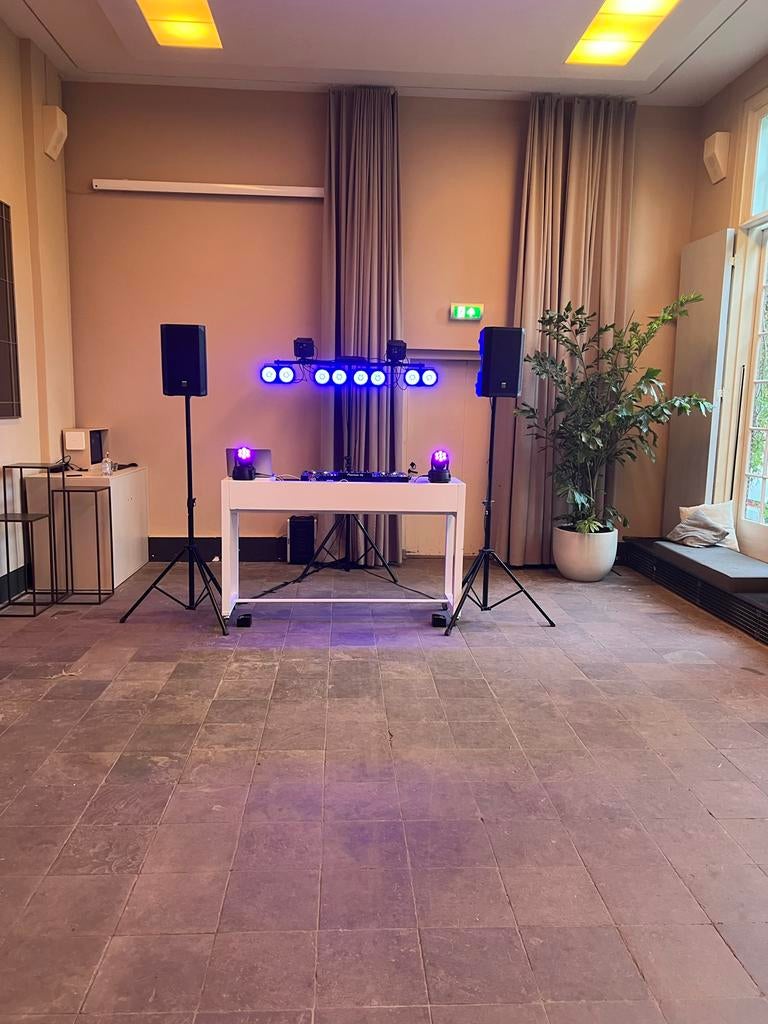 Complete DJ set te huur met geluid, licht en optionele DJ, Ophalen, Zo goed als nieuw, Dj-set, Pioneer