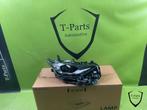 toyota auris koplamp rechts 8111002k60lamp